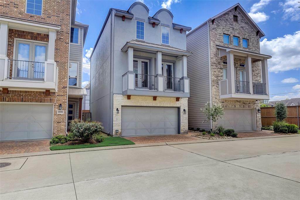 1704 Oak Leaf Pass Drive - Photo 1