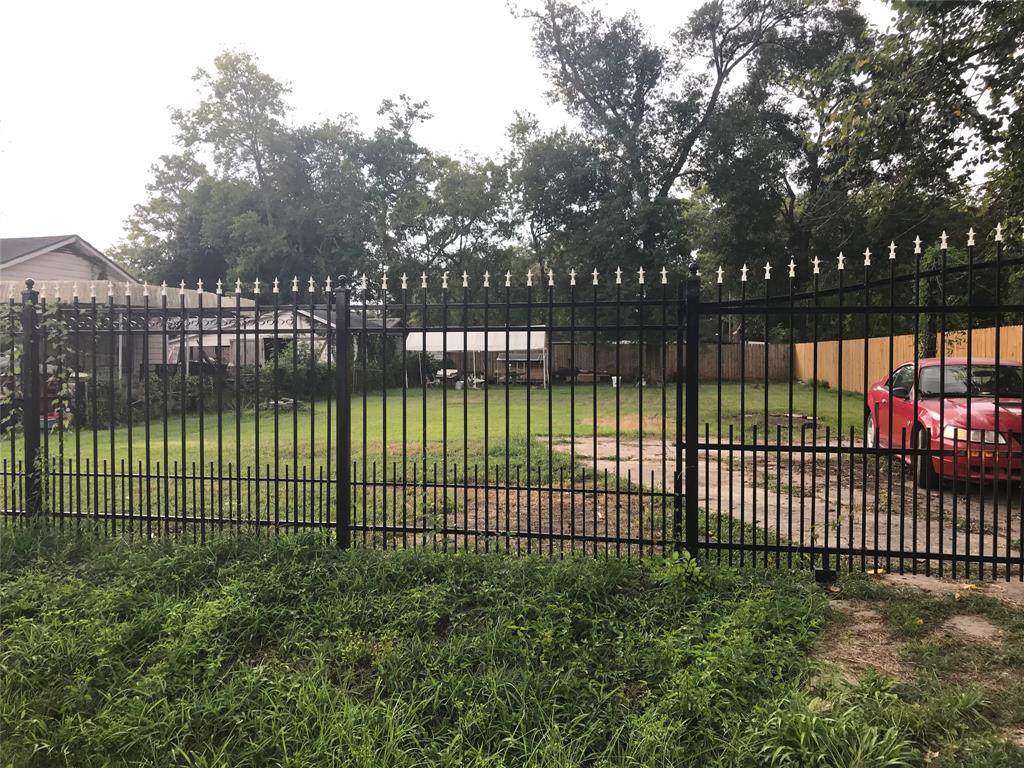 7930 Snowden Street - Photo 1