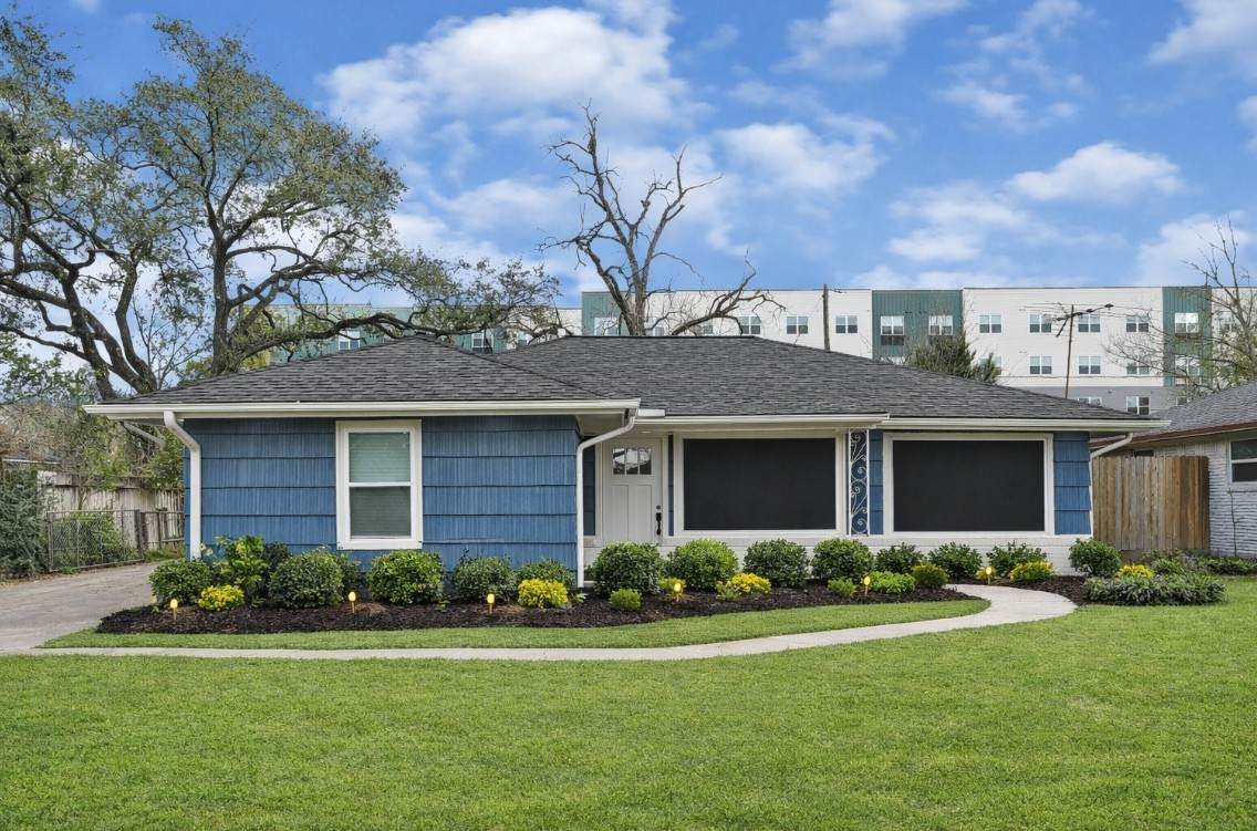 811 Sara Rose Street - Photo 1