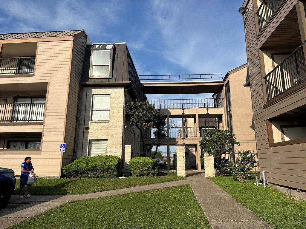 206 Plaza Verde Drive - Photo 1