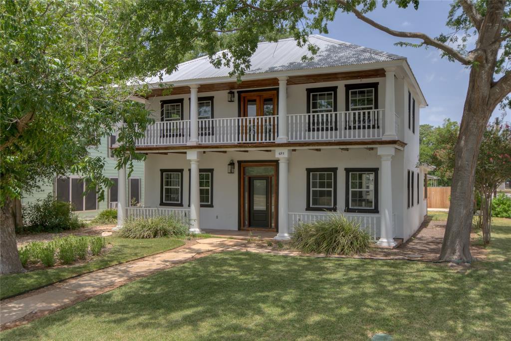 695 Comal Avenue - Photo 1