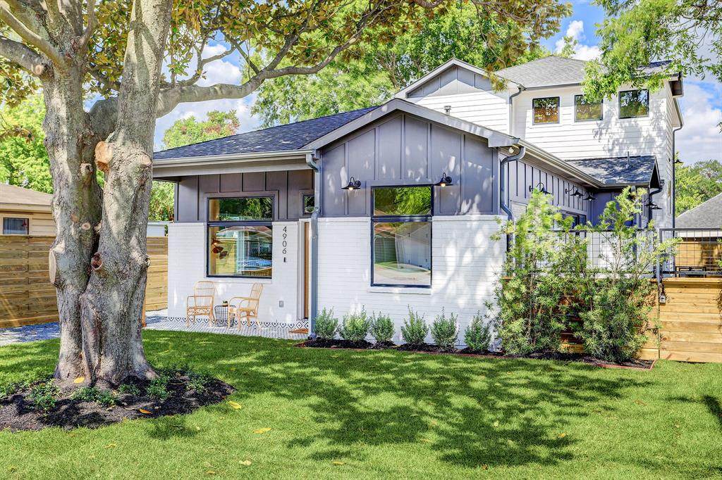 4906 Robertson Street - Photo 1