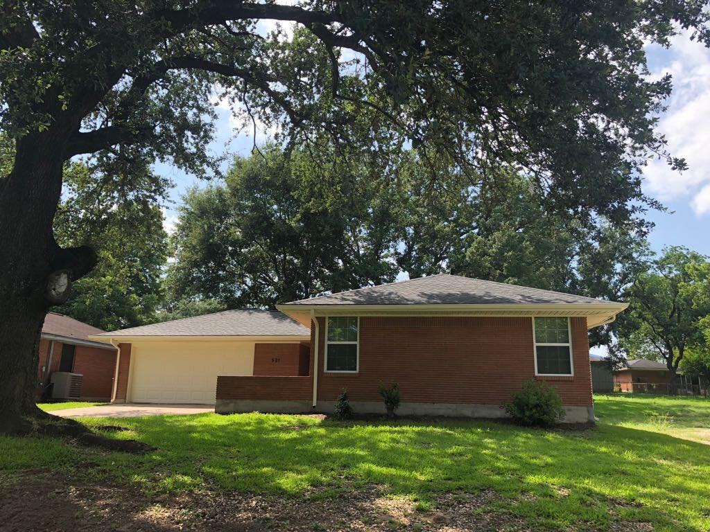 521 Maple Way - Photo 1