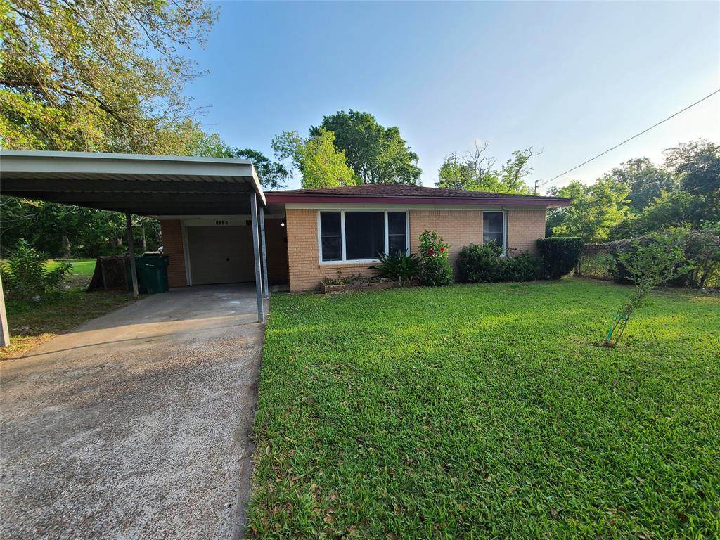 1734 Thompson Street - Photo 1