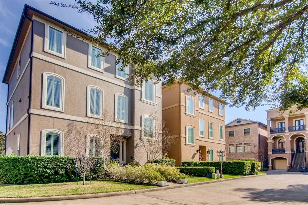 127 Vieux Carre Drive - Photo 1