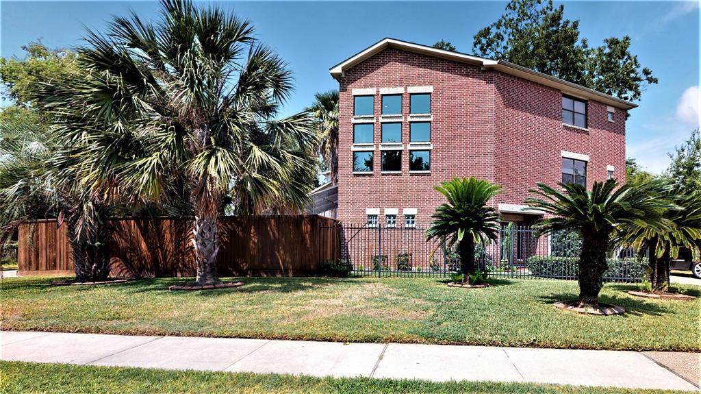 935 Algregg Street - Photo 1
