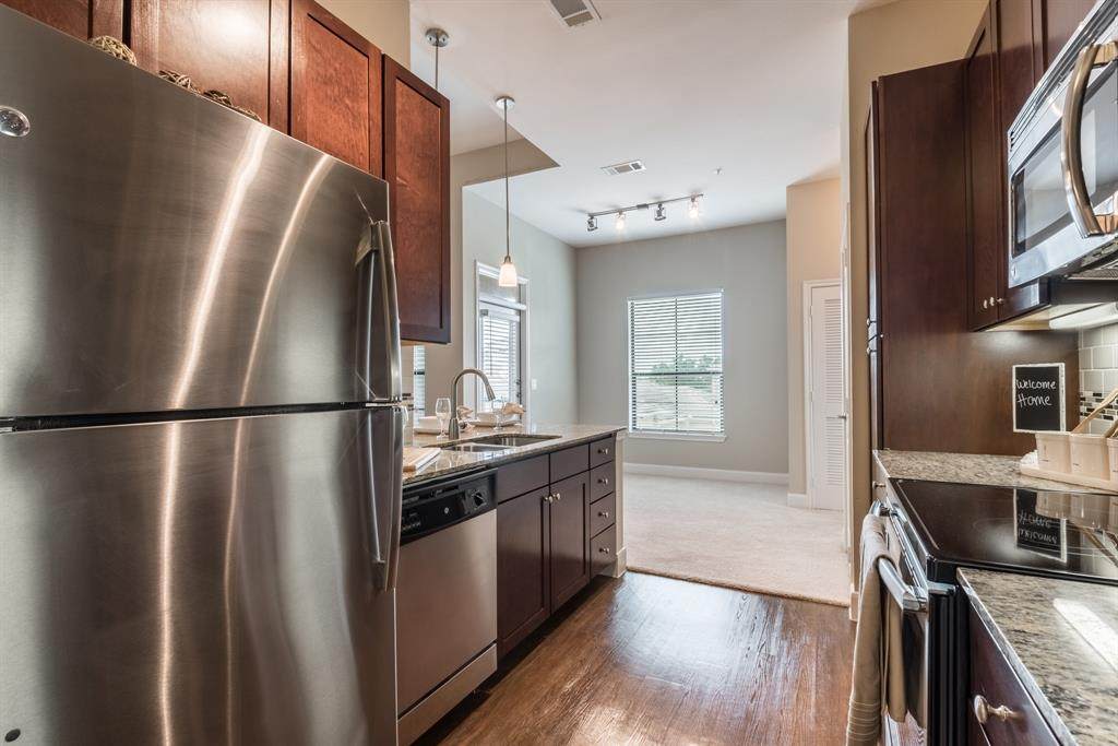18545 University Boulevard - Photo 1