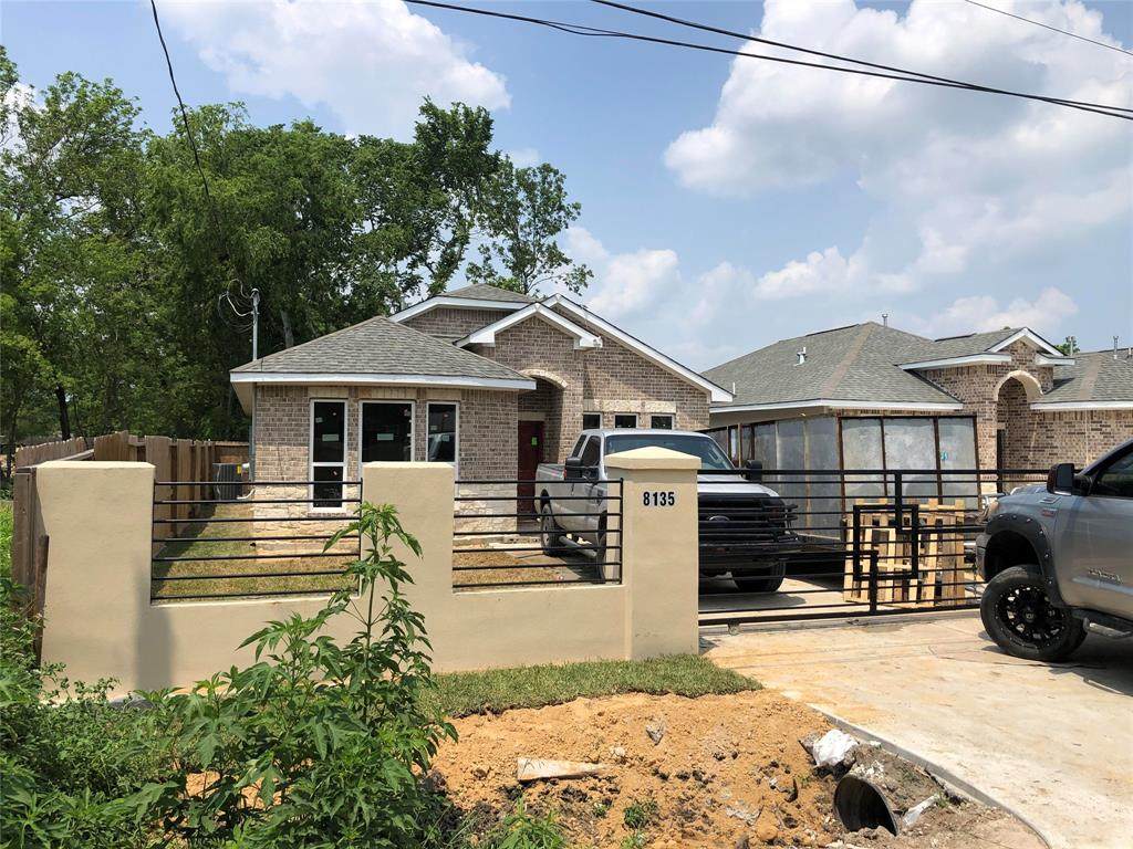 8135 Chateau Street - Photo 1