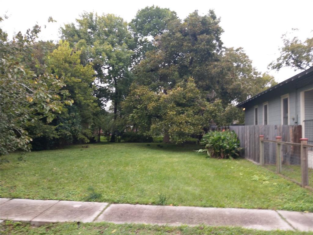 303 Bishop Street - Photo 1