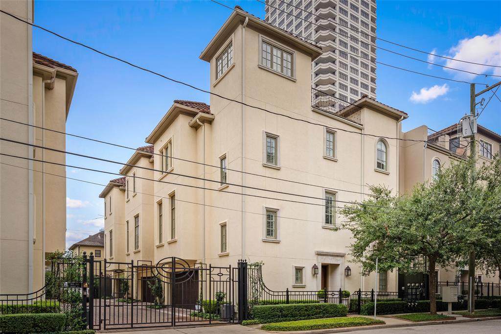 2411 Brazoria Street - Photo 1