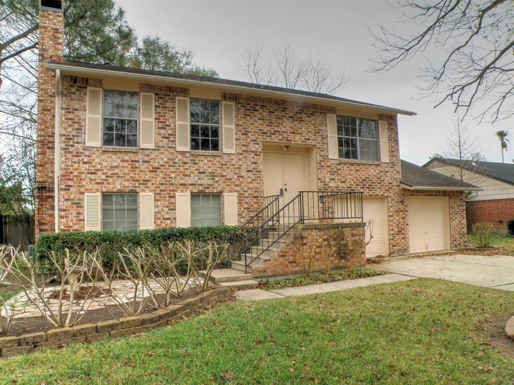329 Gleneagles Drive - Photo 1