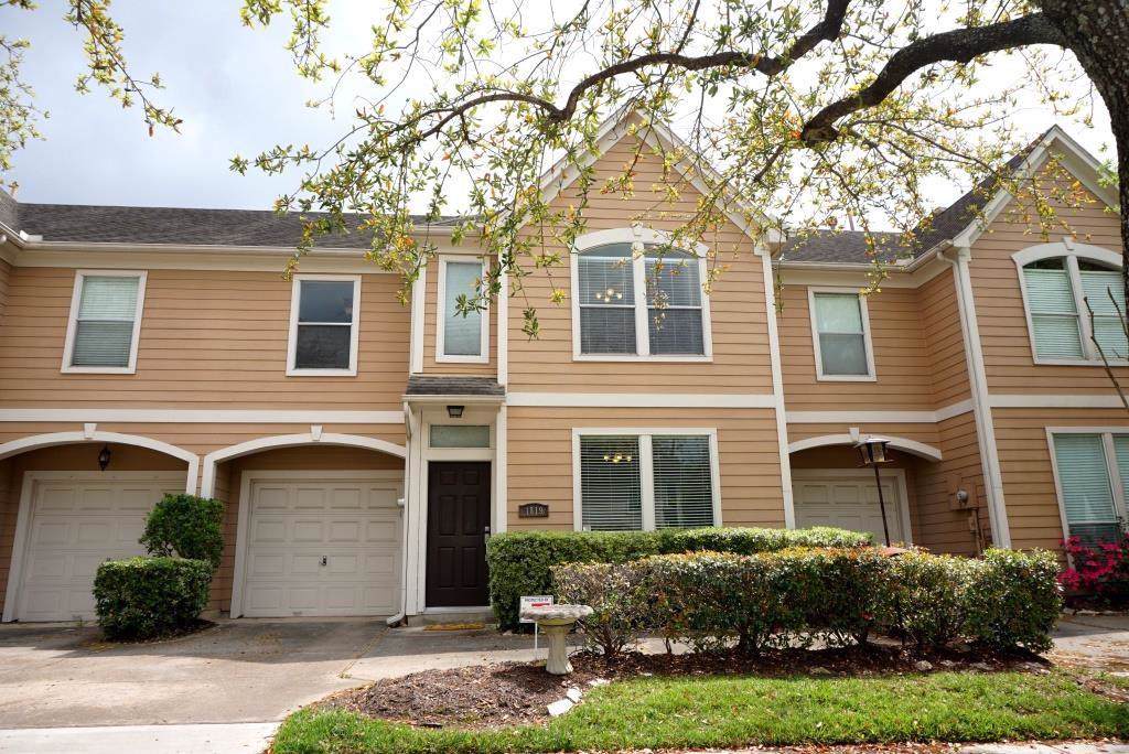 1819 Genesee Street - Photo 1