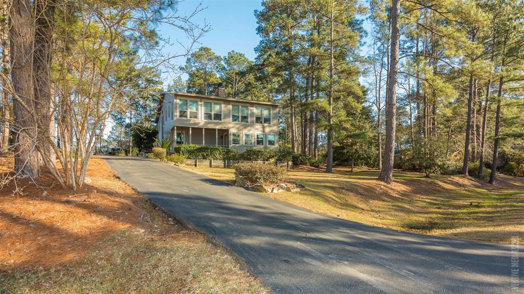 914 Lakeshore Drive - Photo 1