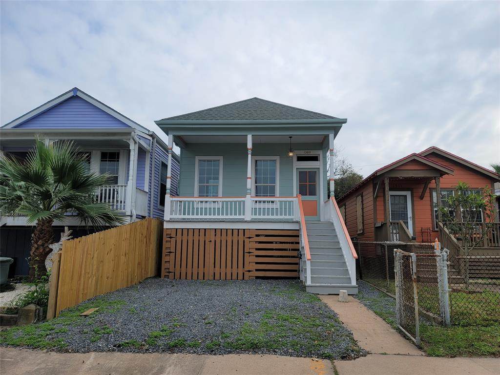 1309 Avenue M - Photo 1