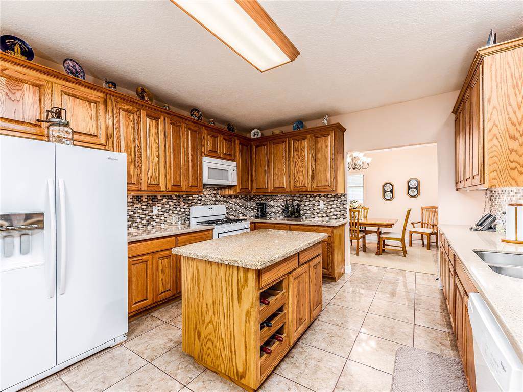 107 Countrywood Drive - Photo 1