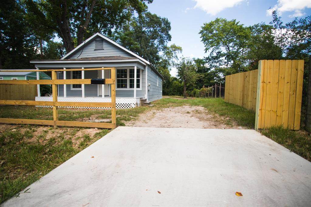 19426 Borders Drive - Photo 1