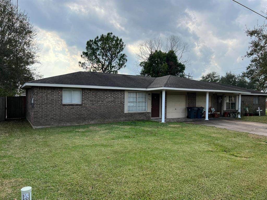 230 Roberts Avenue - Photo 1