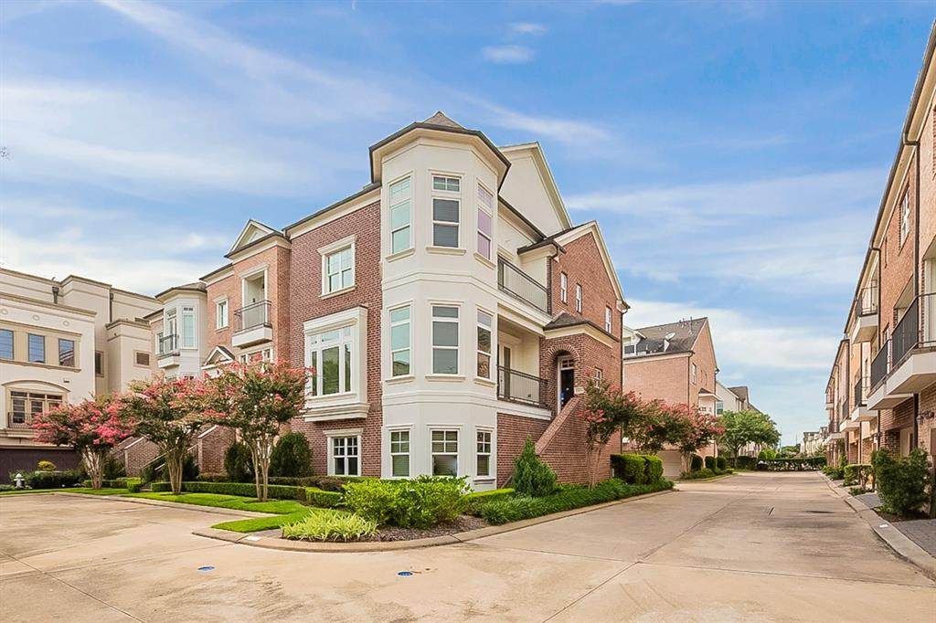 1318 Lake Pointe Parkway - Photo 1
