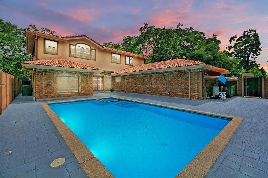 6230 Lindyann Lane - Photo 1
