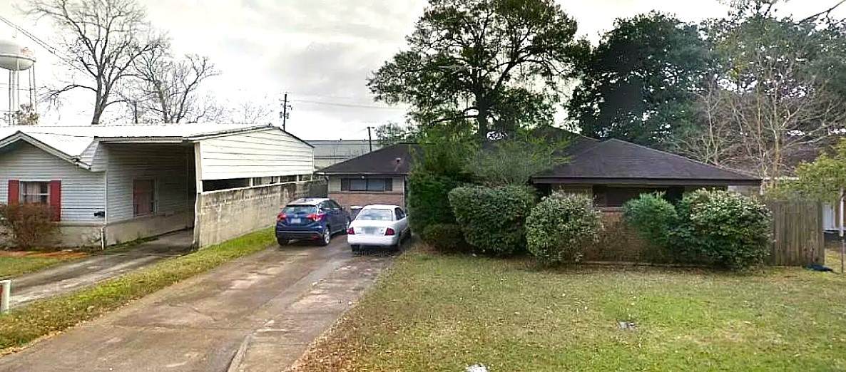 1102 Woods Drive - Photo 1