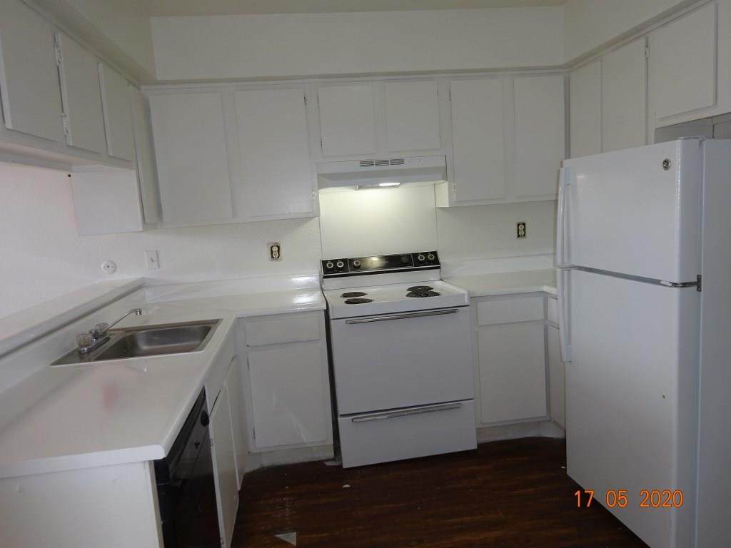 9201 Clarewood Drive - Photo 1