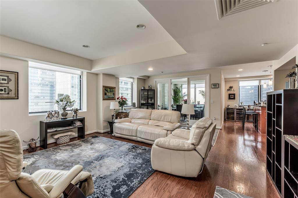 914 Main Street - Photo 1