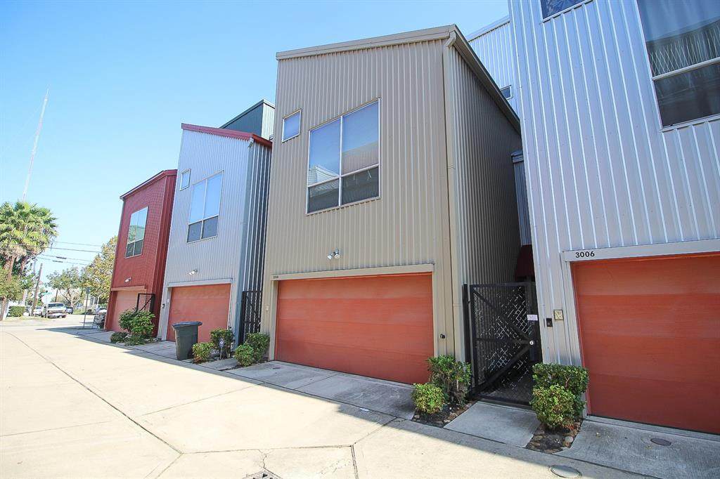 3008 Commerce Street - Photo 1