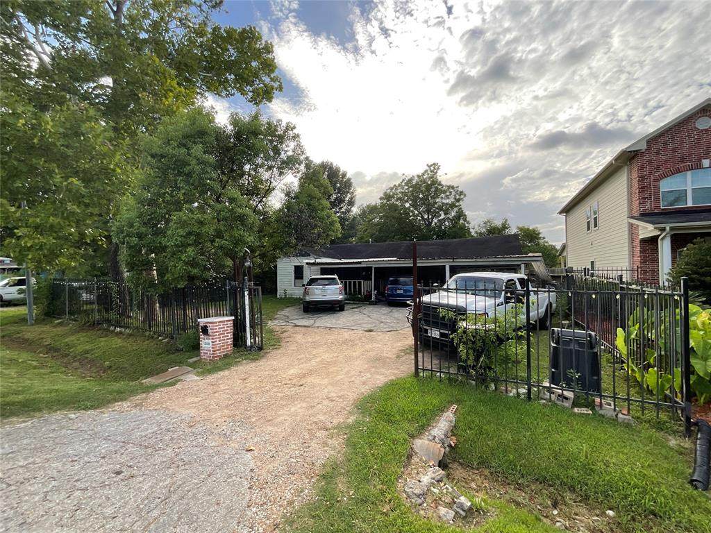 1208 Elberta Street - Photo 1