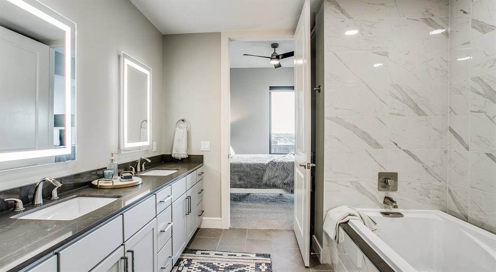 9757 Katy Freeway Freeway - Photo 1