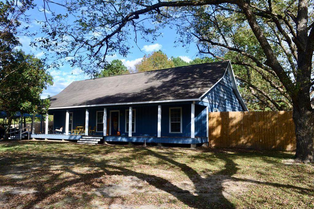 610 North Broadway - Photo 1