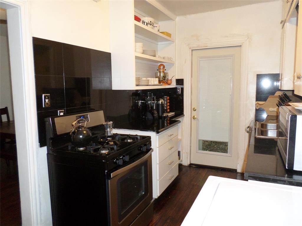 1715 Banks Street - Photo 1