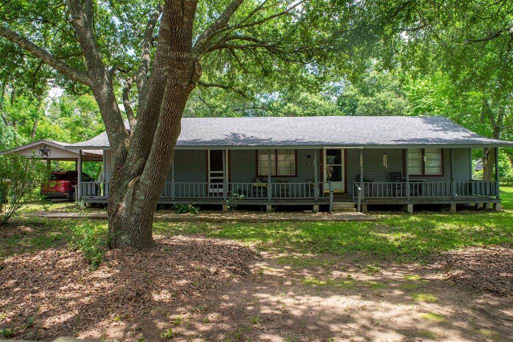 300 Magnolia Drive - Photo 1