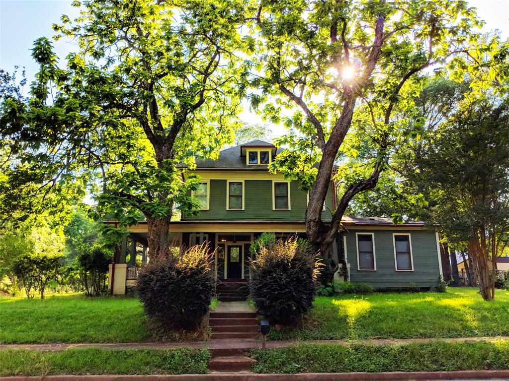 1001 Sycamore Street - Photo 1