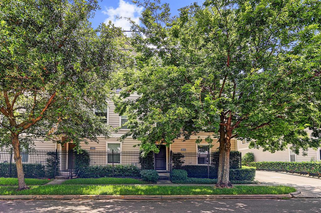 1013 Joe Annie Street - Photo 1