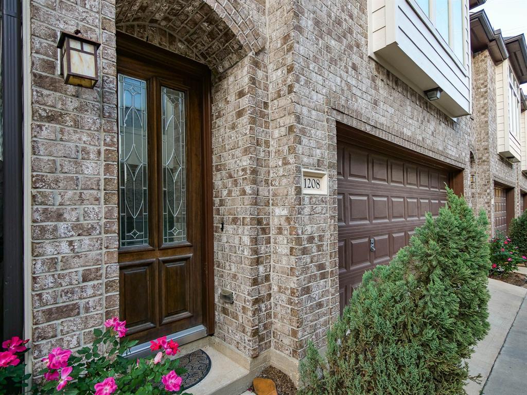 1208 Sampson Street - Photo 1