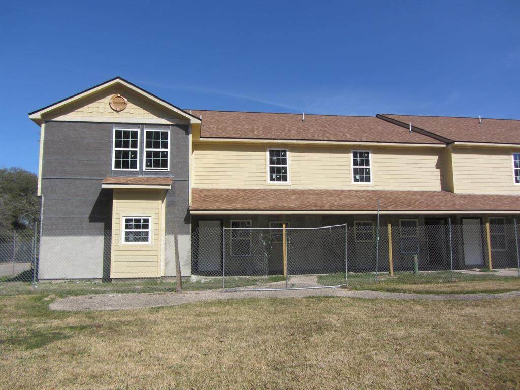 5802 Twisted Pine Court - Photo 1
