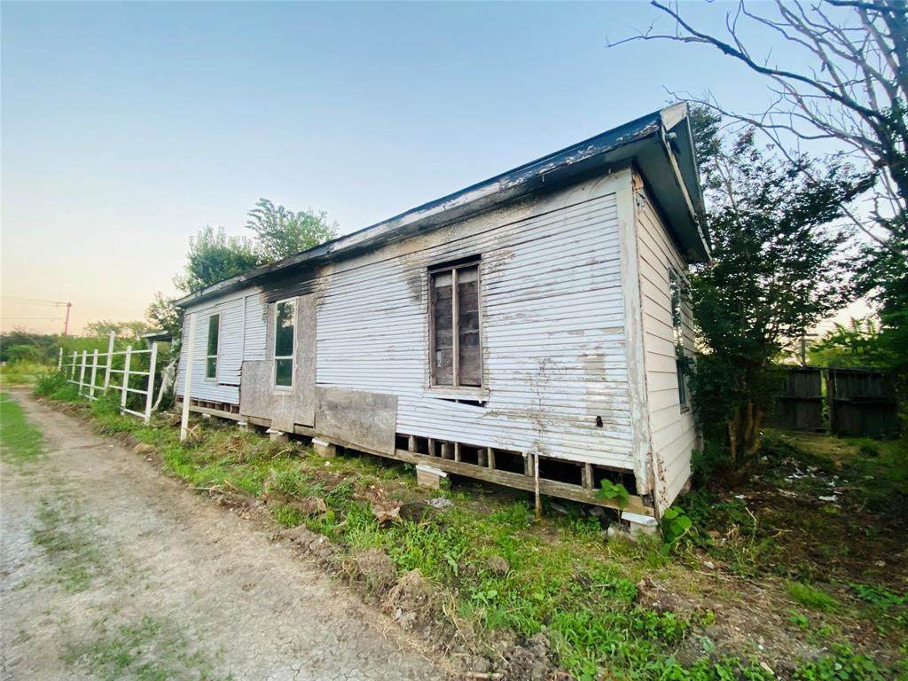 1808 Davis Street - Photo 1