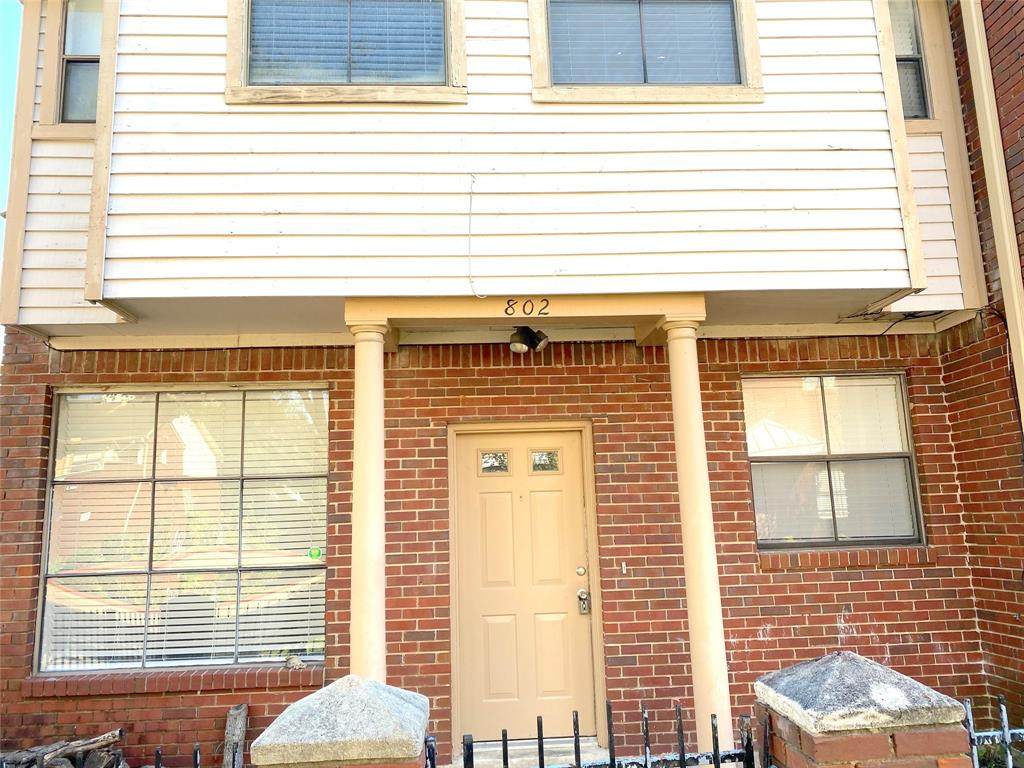 1103 Dulles Avenue - Photo 1