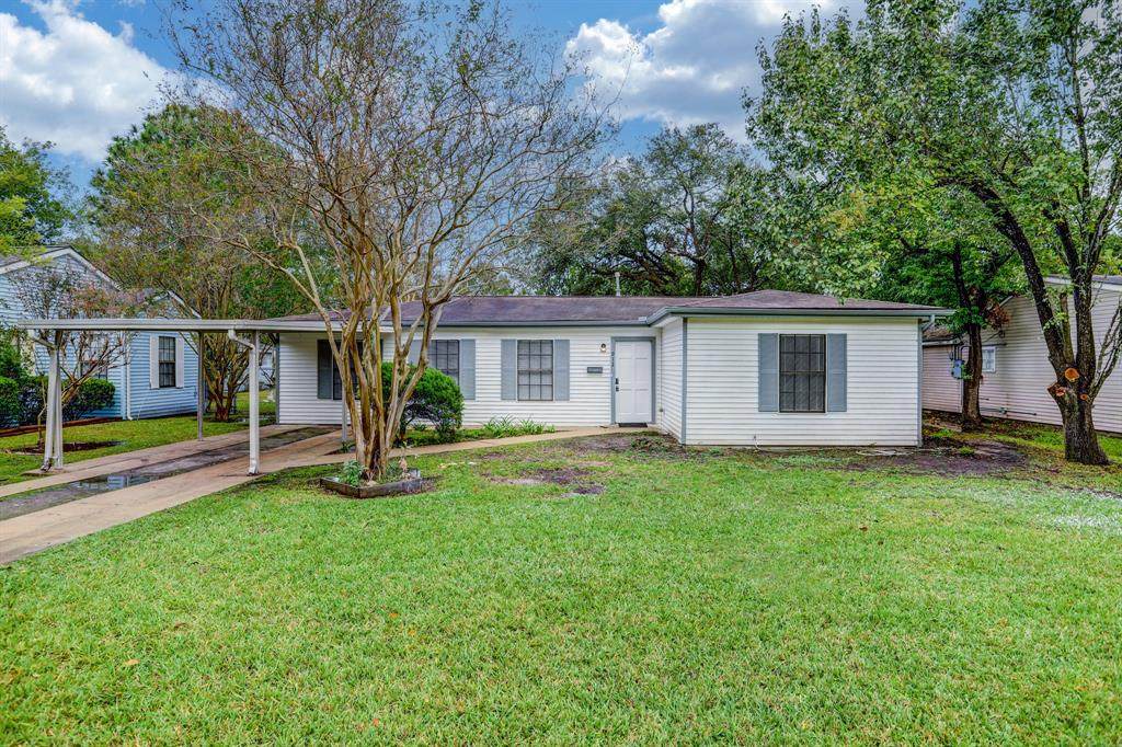 912 18th Avenue - Photo 1