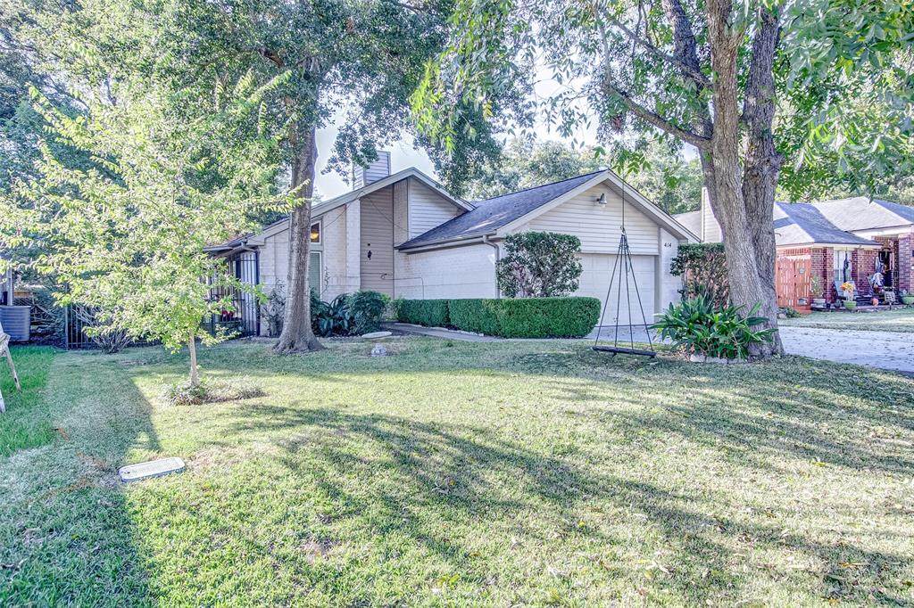 414 Lake View Drive - Photo 1