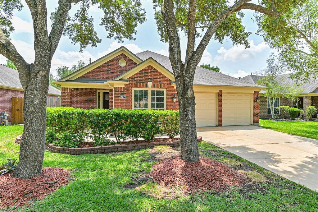 1723 Magnolia Lake - Photo 1