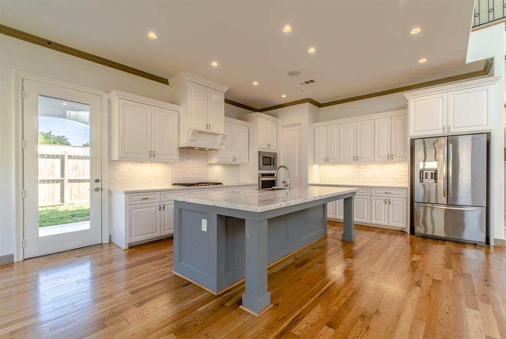 1467 Oak Tree Drive - Photo 1