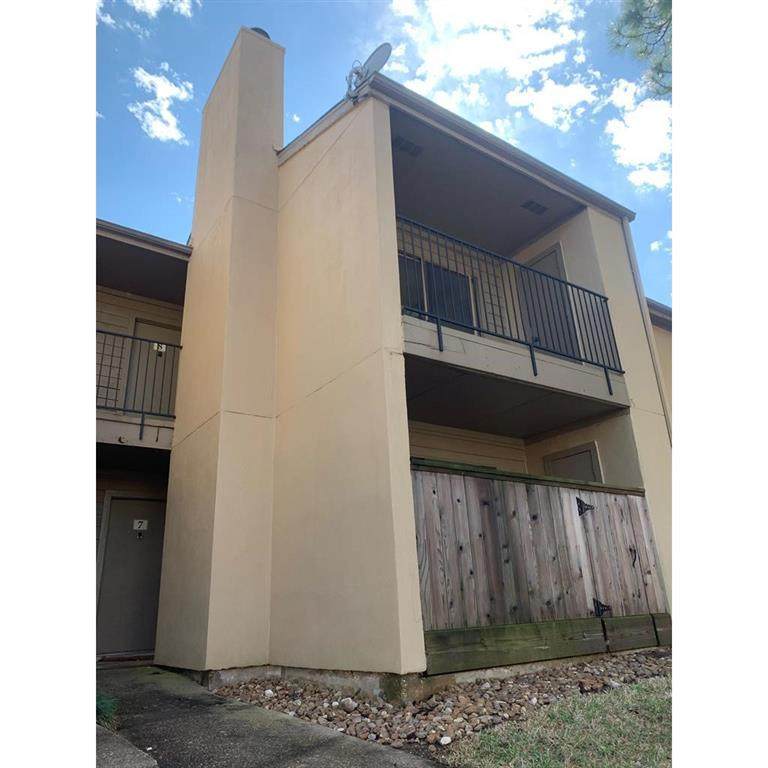 3300 Pebblebrook Drive - Photo 1