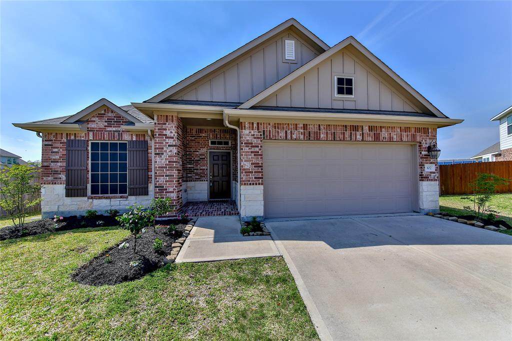 102 San Bernard Drive - Photo 1