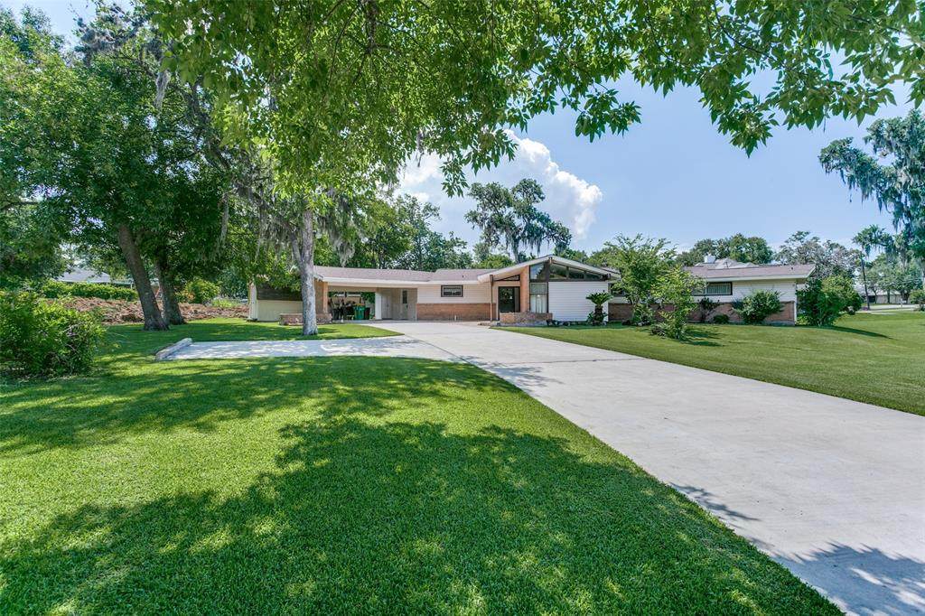 423 Burnett Drive - Photo 1