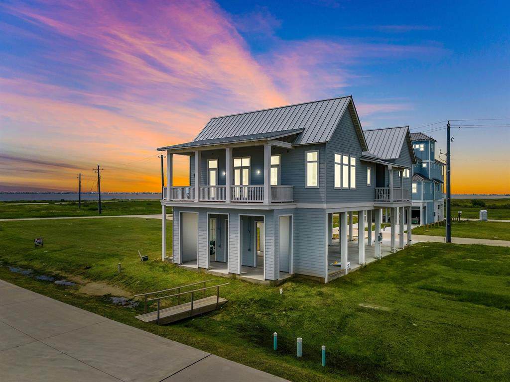 1615 Bay Pointe Drive - Photo 1