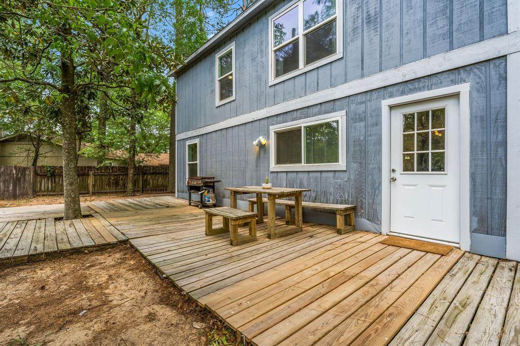 19 Gambrel Oak Place - Photo 1