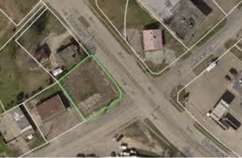 1602 Ahrens Street - Photo 1