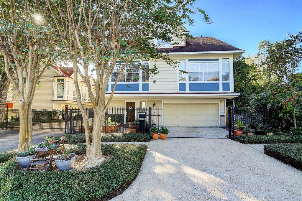 421 Harvard Street - Photo 1
