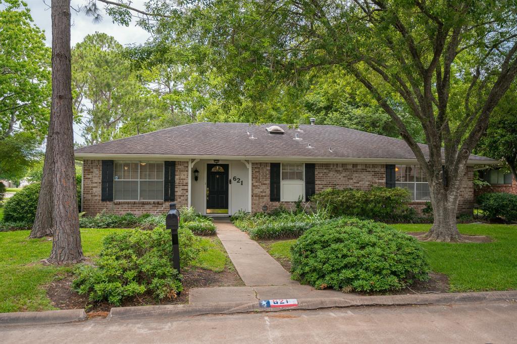 621 Heather Lane - Photo 1